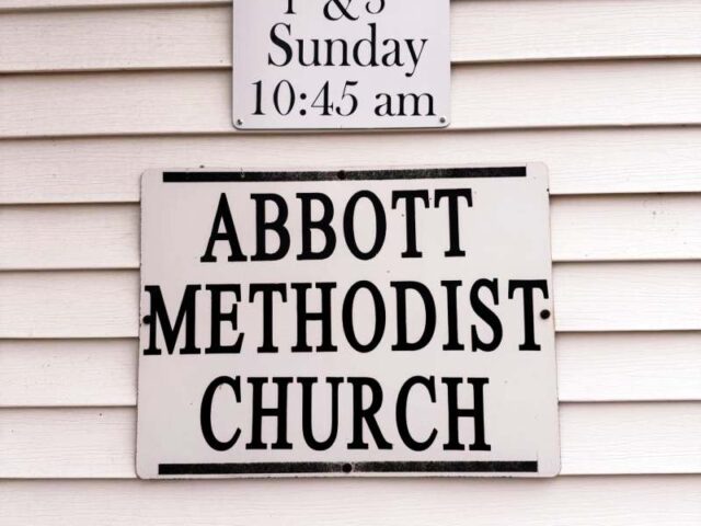 Abbott United Methodist Church service hours