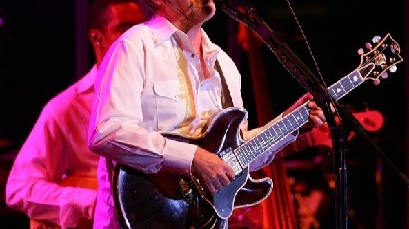 Boz Scaggs performing live in 2006