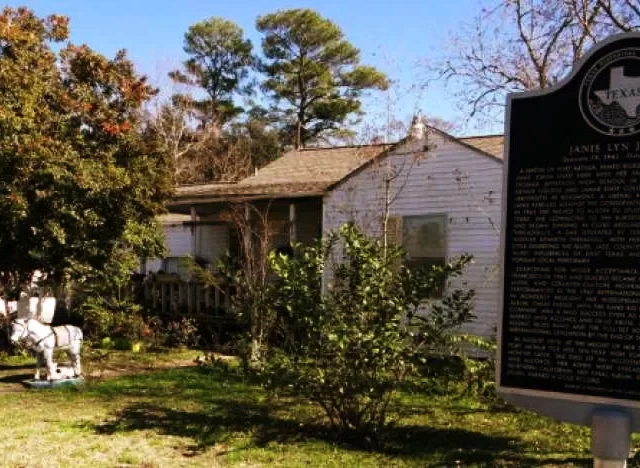 Port Arthur: Janis Joplin childhood home and marker