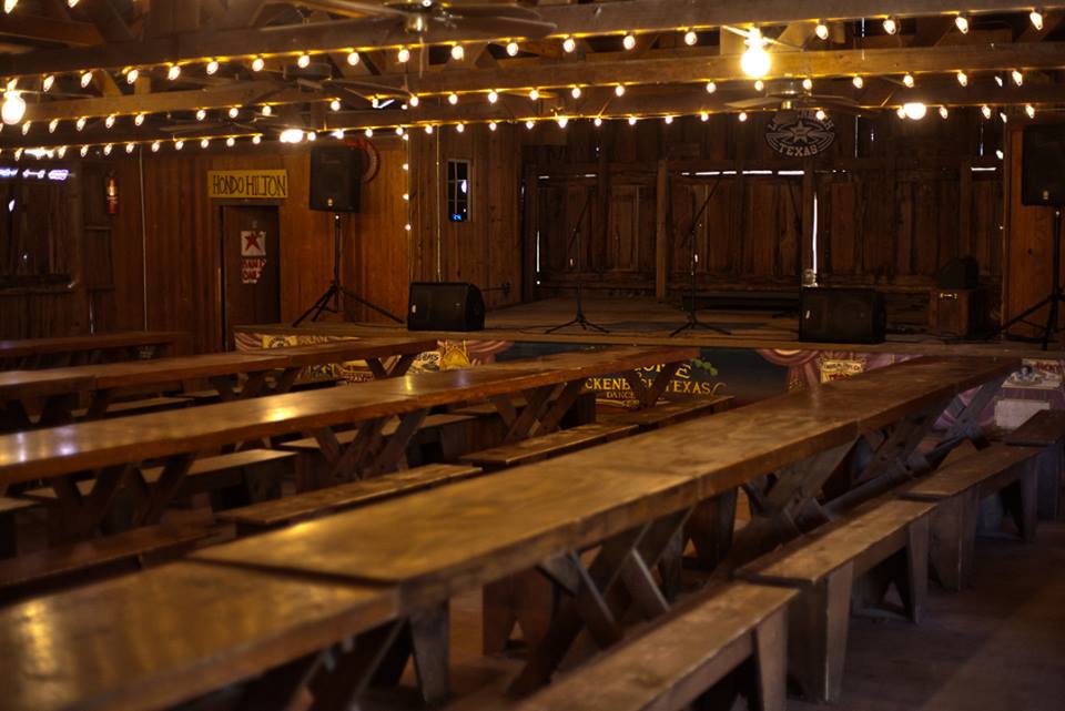 Luckenbach: Luckenbach Dance Hall