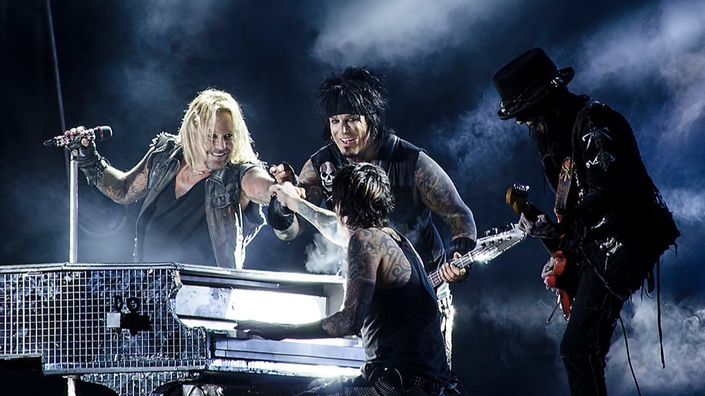 Dallas: Mötley Crüe at Dos Equis Pavilion