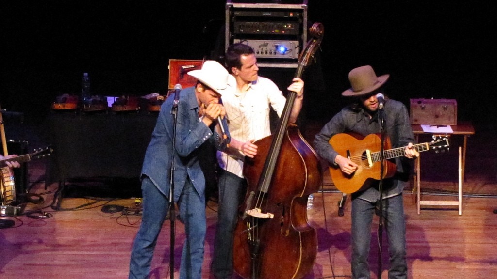 Old Crow Medicine Show performing live in 2010