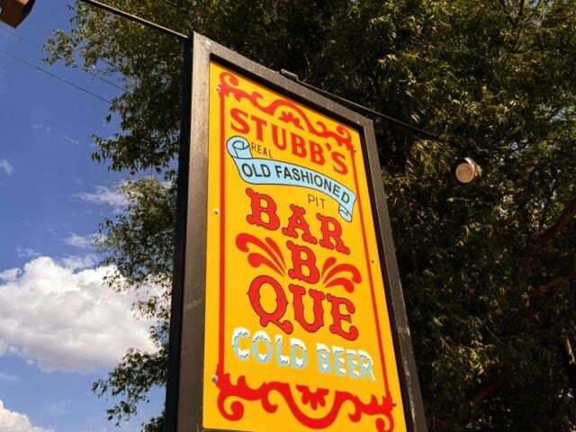 The old Stubb's sign