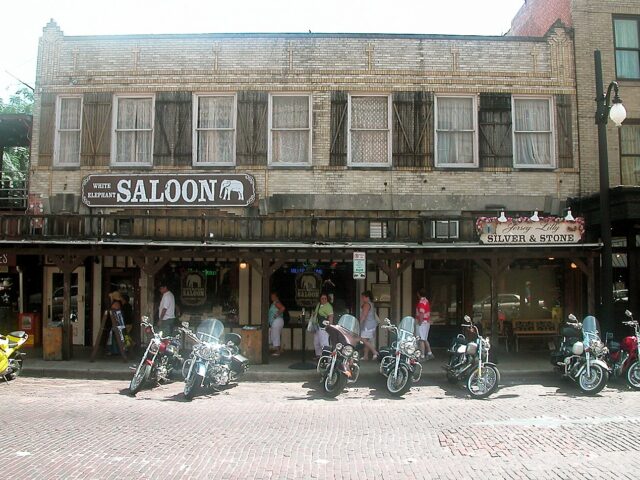Fort Worth: White Elephant Saloon