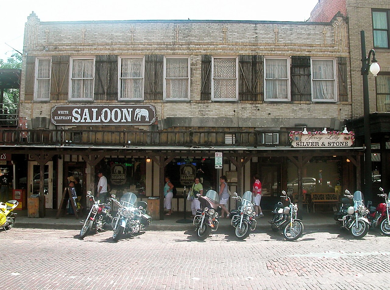 Fort Worth: White Elephant Saloon