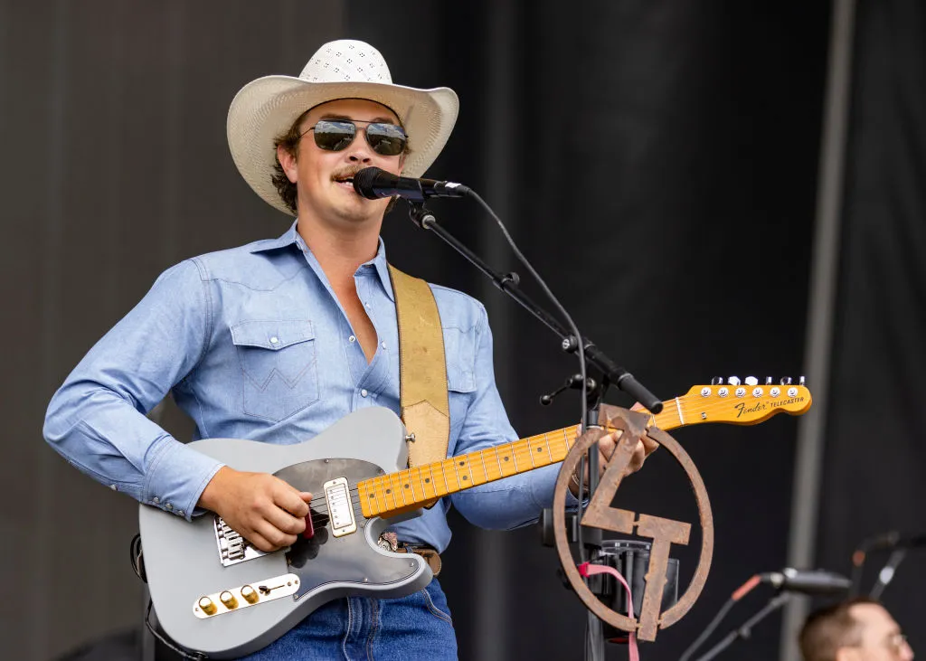 Country singer Zach Top performing live