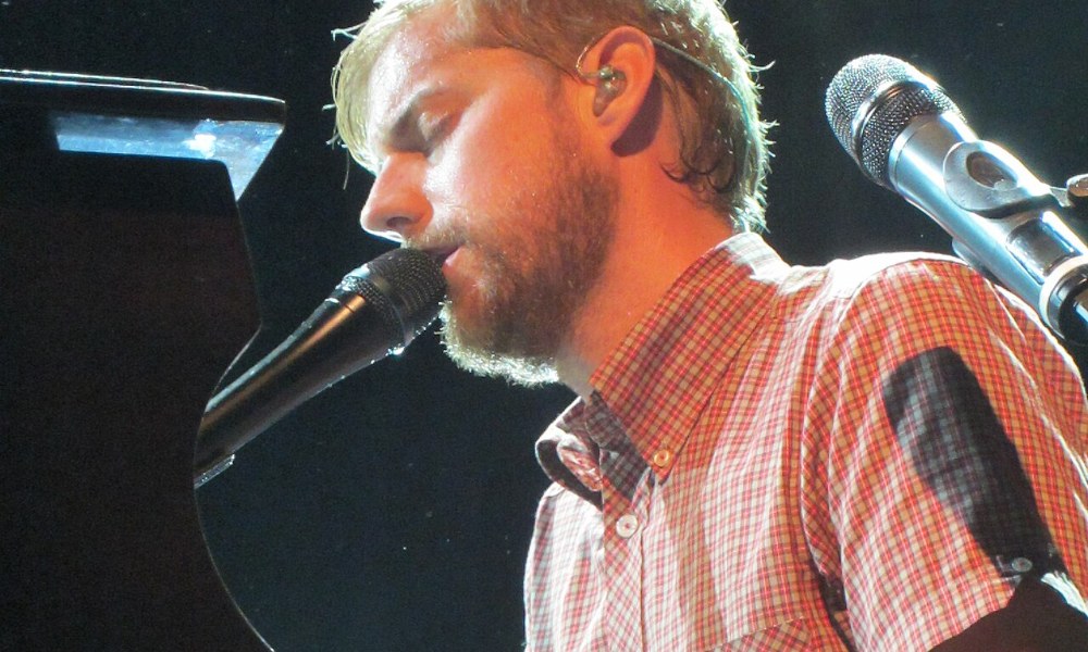 Andrew McMahon performing, ahead of his Kessler Theater show