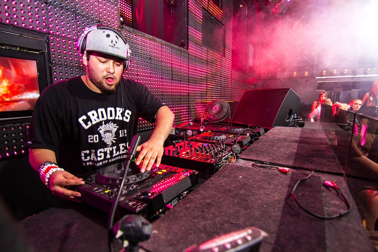 Deorro performing a DJ set
