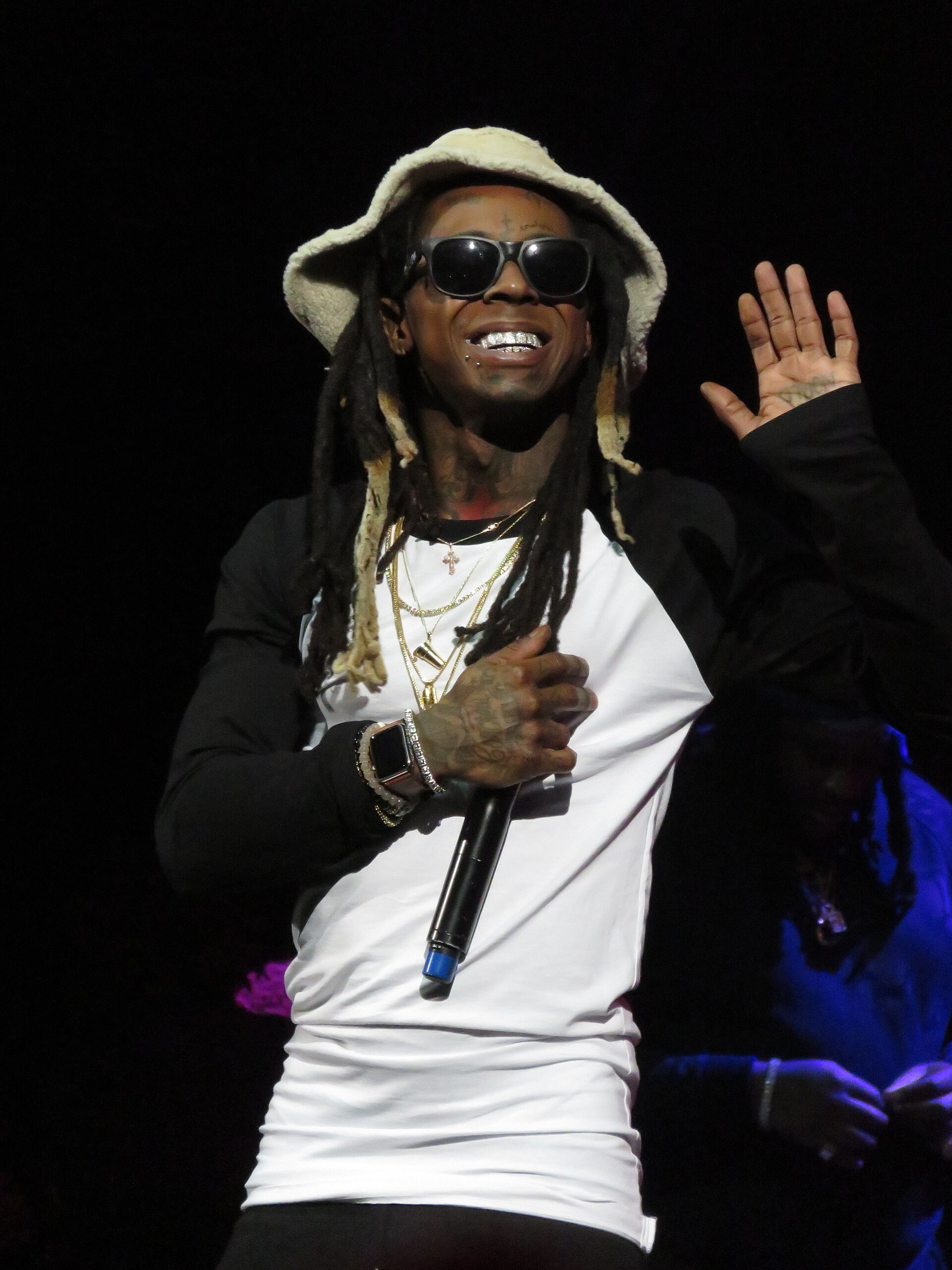 Lil Wayne performing live