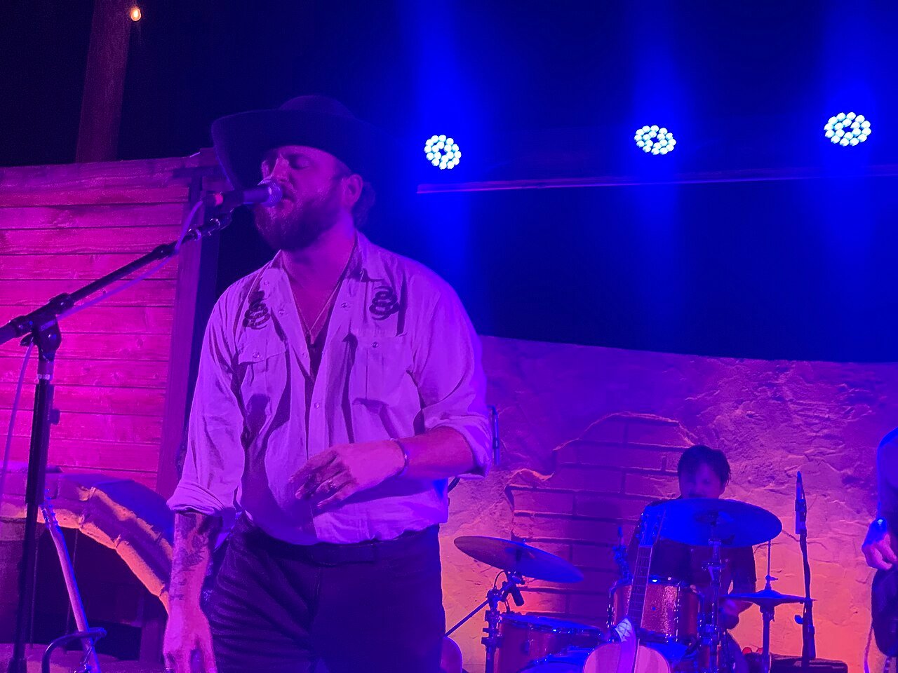 Paul Cauthen performing in 2021