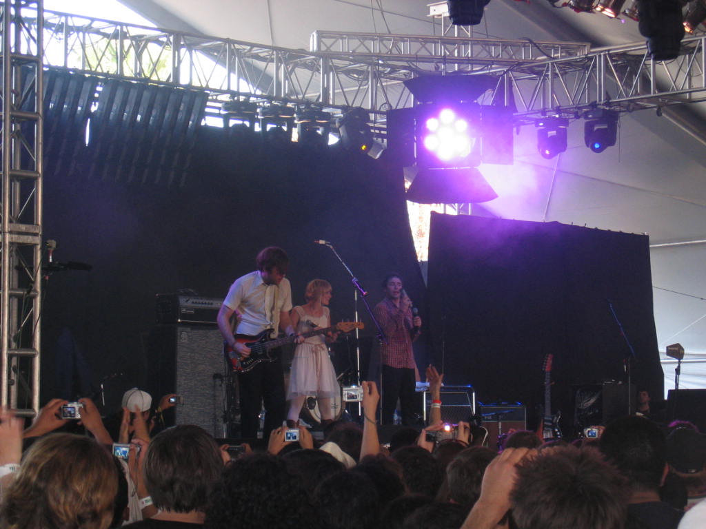 Peter Bjorn and John performing on stage