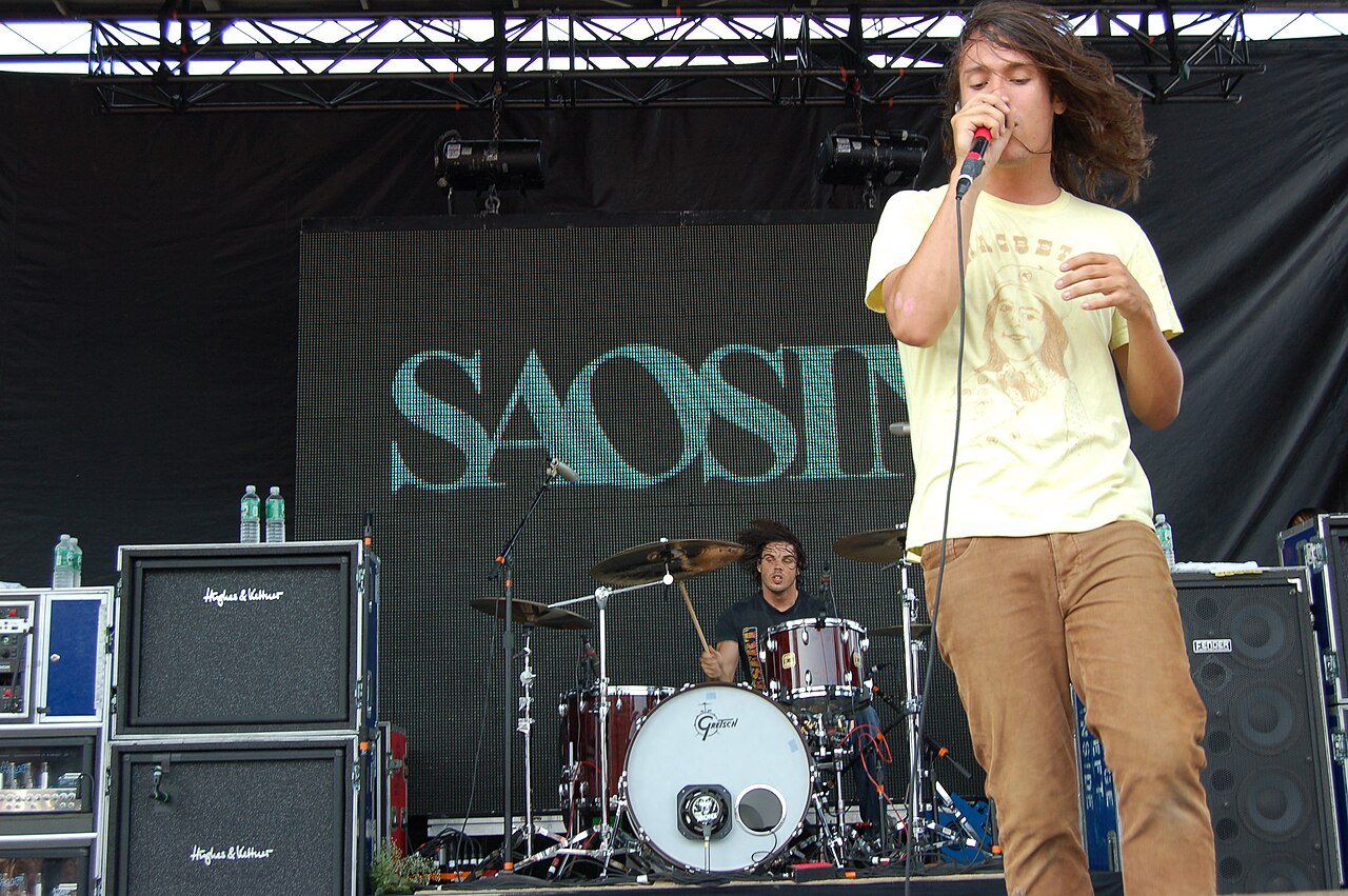 Saosin performing on the Projekt Revolution tour